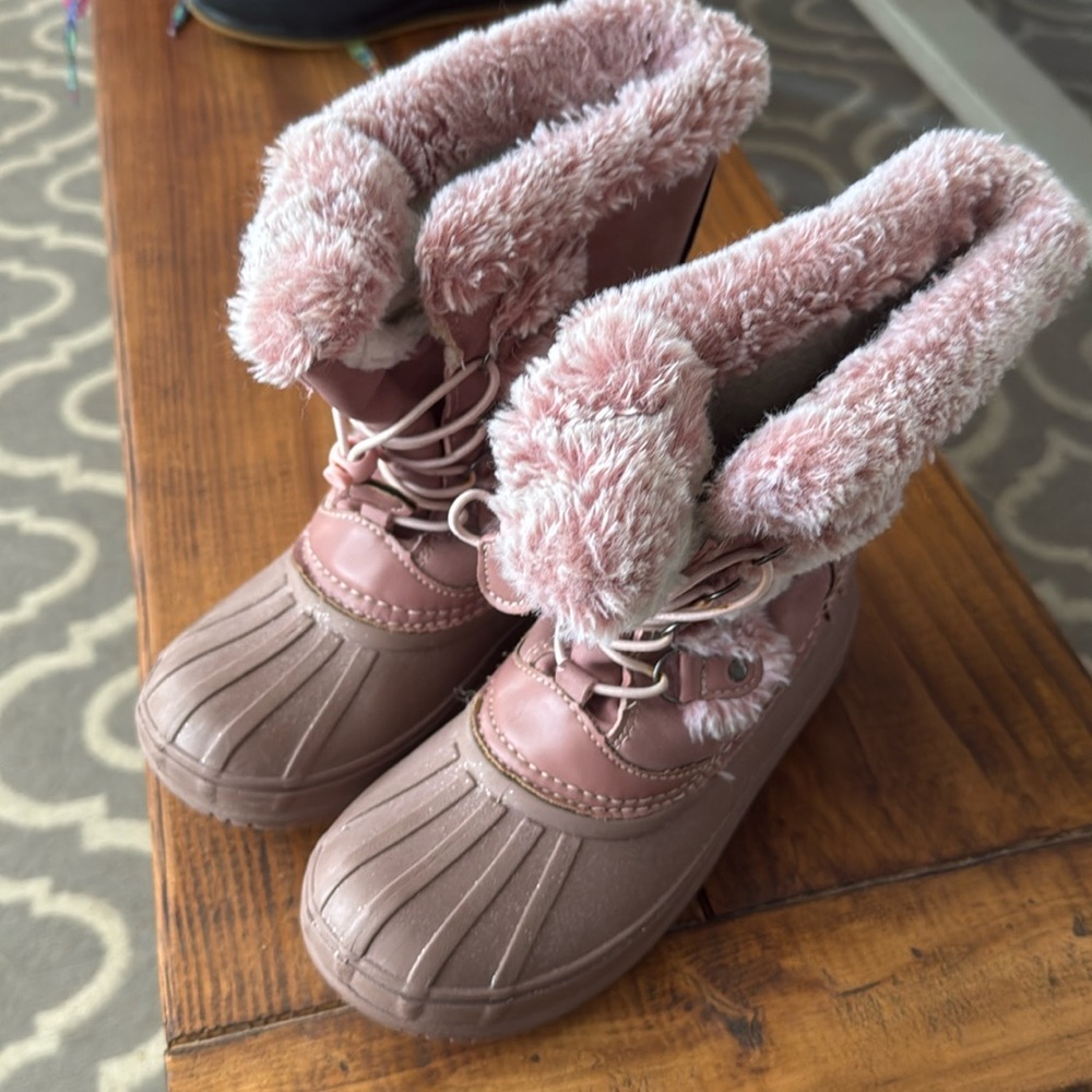 Girls boots